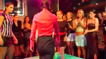 Blue Gel Fight Does the Trick! Screencap 14 on www.sinx.com