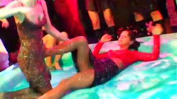 Blue Gel Fight Does the Trick! Screencap 58 on www.sinx.com