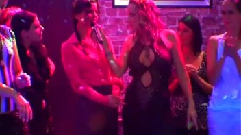 Blue Gel Fight Does the Trick! Screencap 7 on www.sinx.com