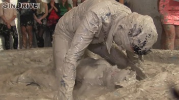 Muddy Wrestling: Regina vs. Kirsten Plant Screencap 90 on www.sinx.com