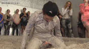 Muddy Wrestling: Regina vs. Kirsten Plant Screencap 28 on www.sinx.com