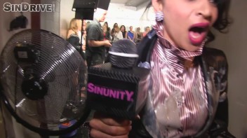 Muddy Wrestling: Regina vs. Kirsten Plant Screencap 35 on www.sinx.com