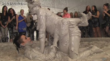 Muddy Wrestling: Regina vs. Kirsten Plant Screencap 39 on www.sinx.com