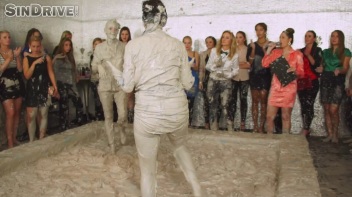 Muddy Wrestling: Regina vs. Kirsten Plant Screencap 48 on www.sinx.com