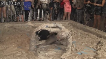 Muddy Wrestling: Regina vs. Kirsten Plant Screencap 50 on www.sinx.com