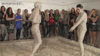 Muddy Wrestling: Regina vs. Kirsten Plant Screencap 59 on www.sinx.com