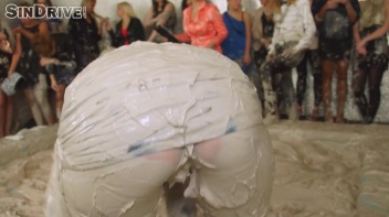 Muddy Wrestling: Regina vs. Kirsten Plant Screencap 71 on www.sinx.com