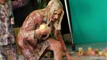 Epic Food Fight Screencap 78 on www.sinx.com