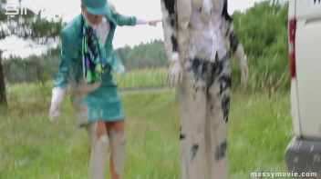 Rich Bimbos Gets Messy With Driver Screencap 33 on www.sinx.com