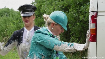 Rich Bimbos Gets Messy With Driver Screencap 36 on www.sinx.com