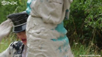 Rich Bimbos Gets Messy With Driver Screencap 40 on www.sinx.com