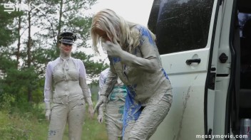 Rich Bimbos Gets Messy With Driver Screencap 55 on www.sinx.com