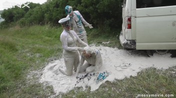 Rich Bimbos Gets Messy With Driver Screencap 58 on www.sinx.com