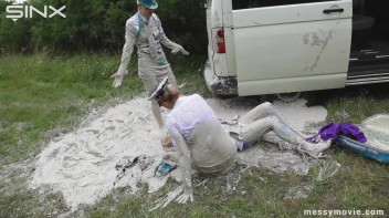 Rich Bimbos Gets Messy With Driver Screencap 60 on www.sinx.com