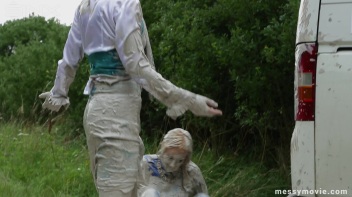 Rich Bimbos Gets Messy With Driver Screencap 63 on www.sinx.com