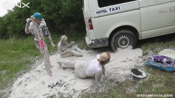 Rich Bimbos Gets Messy With Driver Screencap 64 on www.sinx.com