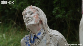 Rich Bimbos Gets Messy With Driver Screencap 65 on www.sinx.com