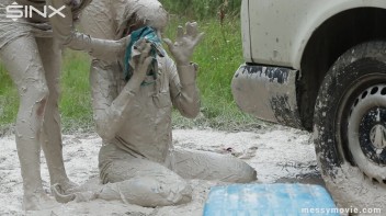 Rich Bimbos Gets Messy With Driver Screencap 73 on www.sinx.com