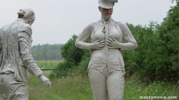 Rich Bimbos Gets Messy With Driver Screencap 81 on www.sinx.com