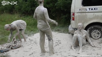 Rich Bimbos Gets Messy With Driver Screencap 82 on www.sinx.com