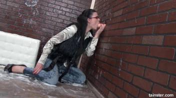 Alice Nice covered in jizz within seconds Screencap 7 on www.sinx.com