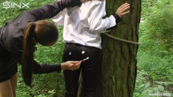 Paint Covered Lexi Dona Orgasms In The Woods - Cam 1 Screencap 41 on www.sinx.com