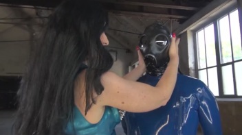 Mein Gummisklave Screencap 3 on www.sinx.com