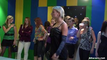 Glamorous Goo Girls Screencap 10 on www.sinx.com