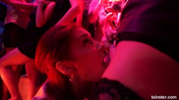 Fanatic Fuckfriends Part 2 - Lesbian Cam Screencap 4 on www.sinx.com