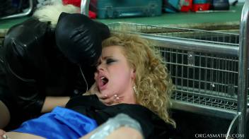 Fist That Orgasmatic Piece Of Meat! Screencap 33 on www.sinx.com