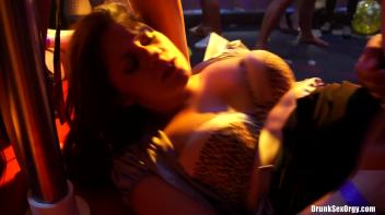 International Summer Lovin' Part 5 - Hardcore Cam Screencap 60 on www.sinx.com