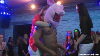 Party Hardcore Gone Crazy Vol. 10 Part 5 - Cam 4 Screencap 67 on www.sinx.com