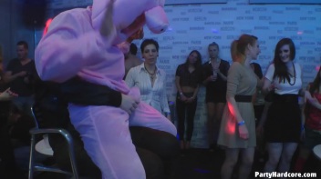 Party Hardcore Gone Crazy Vol. 10 Part 5 - Cam 4 Screencap 23 on www.sinx.com
