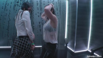 Showing Off In The Showers! Screencap 73 on www.sinx.com