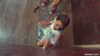 She Can't Avoid The Slime Wave Forever!  Get You Some! Screencap 29 on www.sinx.com