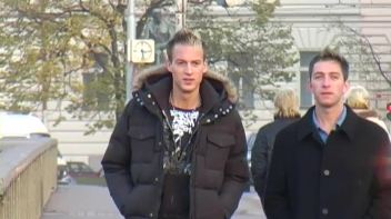 The Bisexual Tour of Prague Screencap 4 on www.sinx.com