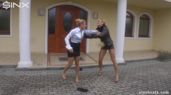 Leggy Stunners' Contentious Catfight Screencap 14 on www.sinx.com