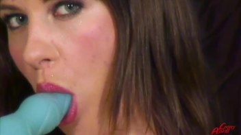 Bikini Babe's Oily Solo Bang Screencap 51 on www.sinx.com