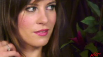 Bikini Babe's Oily Solo Bang Screencap 2 on www.sinx.com