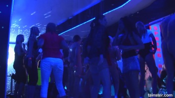 Spring Break Blow-Out Part 6 - Cam 4 Screencap 90 on www.sinx.com