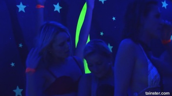 Spring Break Blow-Out Part 6 - Cam 4 Screencap 115 on www.sinx.com