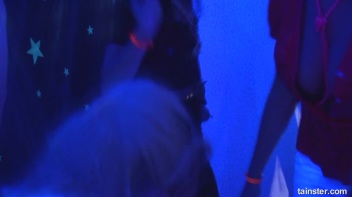 Spring Break Blow-Out Part 6 - Cam 4 Screencap 40 on www.sinx.com