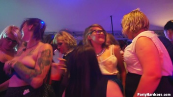 Party Hardcore Gone Crazy Vol. 37 Part 6 - Cam 1 Screencap 47 on www.sinx.com