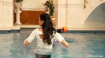 All About The Wetlook Screencap 14 on www.sinx.com