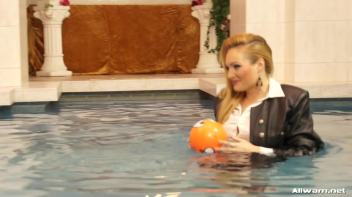 All About The Wetlook Screencap 21 on www.sinx.com