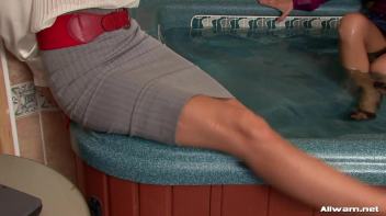 This Tub Is Fit For a Queen! Screencap 34 on www.sinx.com