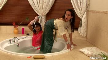 Fully Clothed Bath Buddies Screencap 97 on www.sinx.com