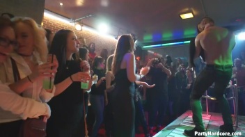 Party Hardcore Gone Crazy Vol. 34 Part 1 - Cam 1 Screencap 62 on www.sinx.com