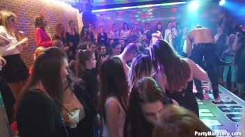 Party Hardcore Gone Crazy Vol. 34 Part 1 - Cam 1 Screencap 65 on www.sinx.com