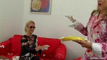 Fancy Chick Food Fight Screencap 25 on www.sinx.com